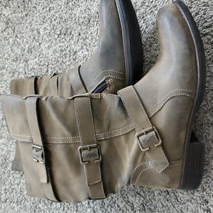 Sonoma boots